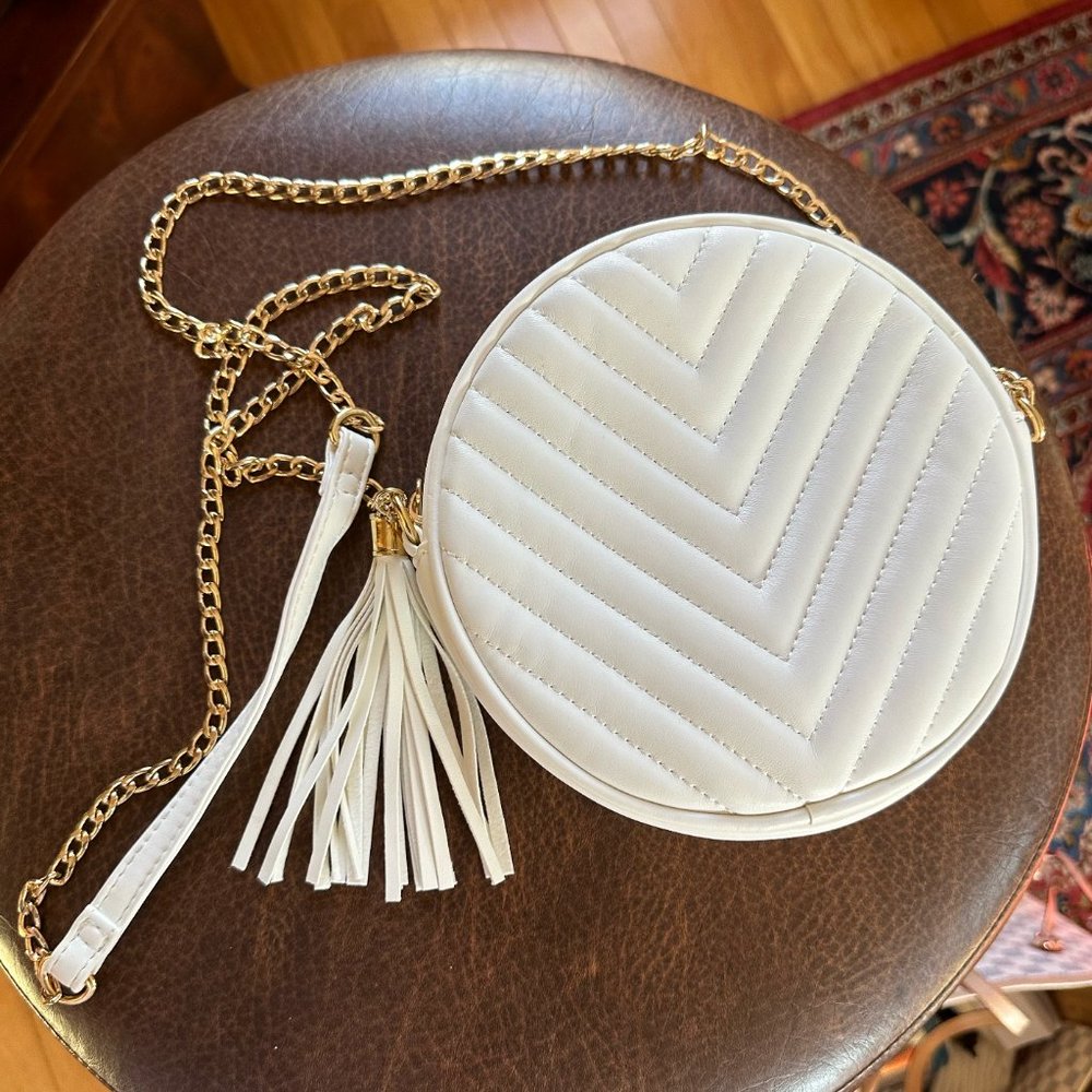 WHITE PURSE WITH TASLE - LIKE NEW